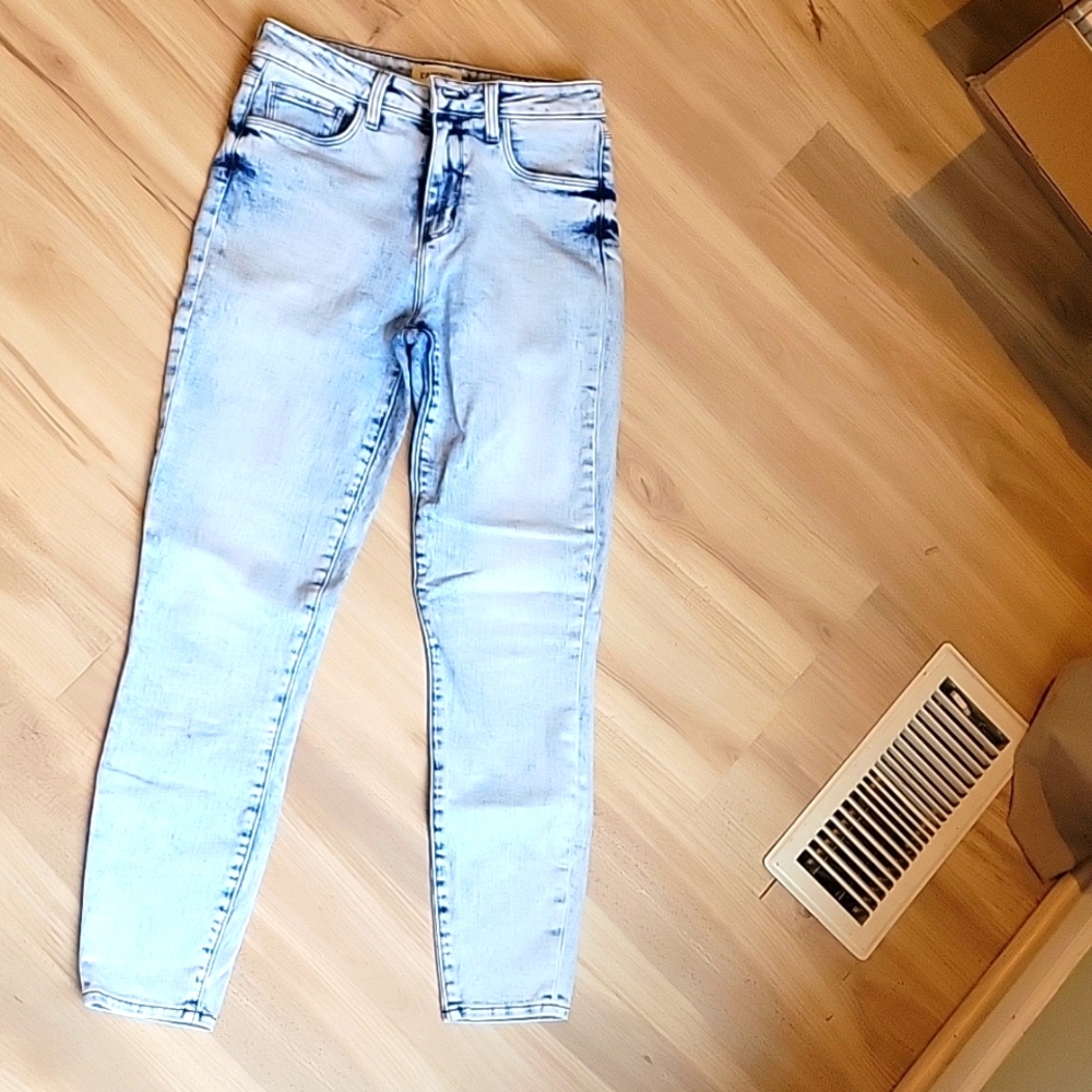 Women's jeans